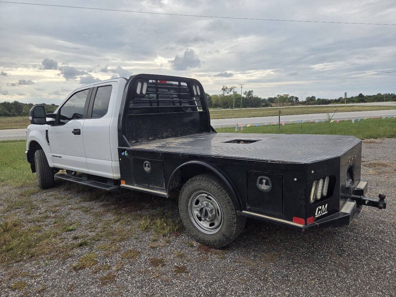 Used 2022 Ford F250 XL w/ Power Equipment Group AWD/4WD image 6
