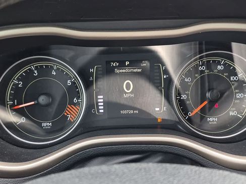Used 2015 Jeep Cherokee Latitude FWD image 29
