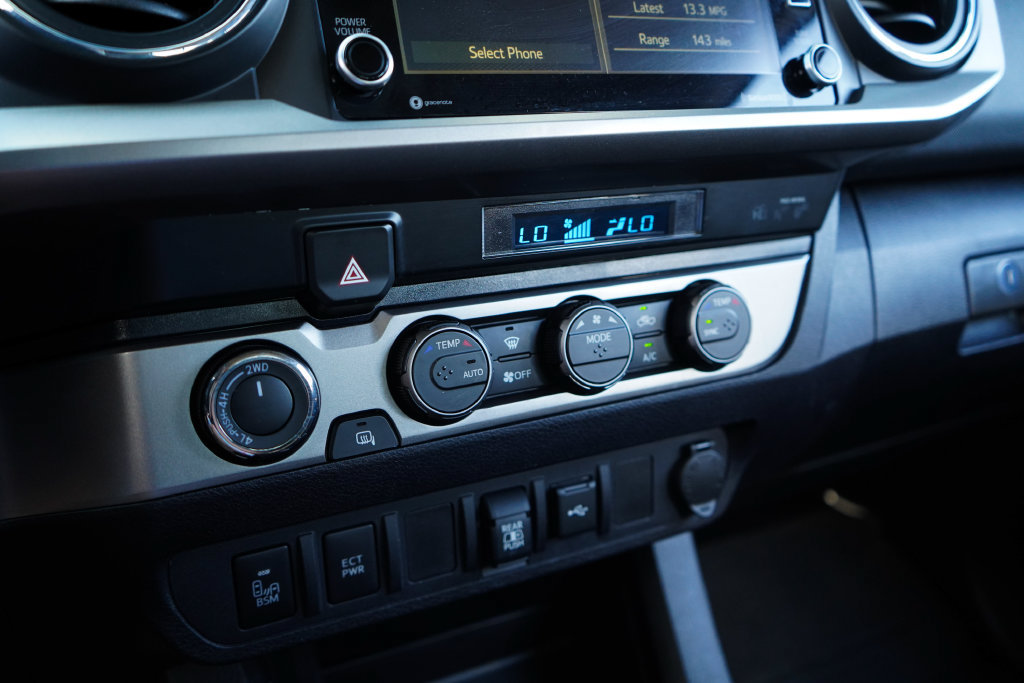 Used 2022 Toyota Tacoma SR5 w/ Trail Edition AWD/4WD image 27