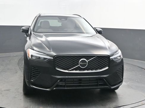 New 2026 Volvo XC60 T8 Core w/ Climate Package image 10