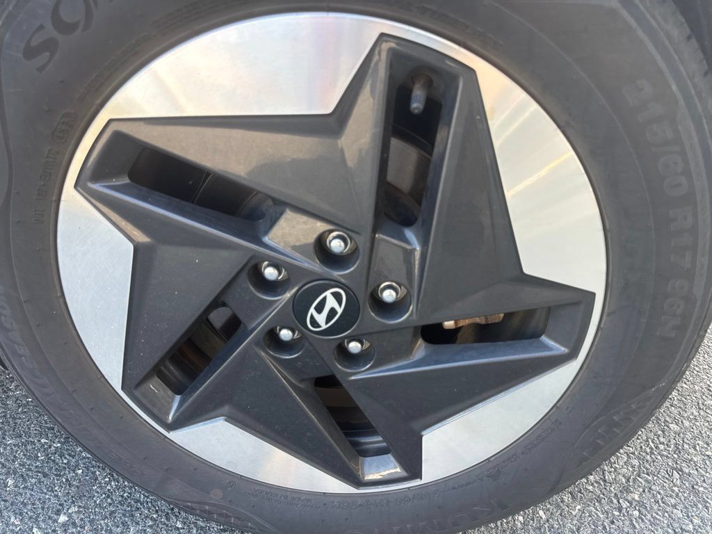 Used 2024 Hyundai Kona SEL FWD image 24