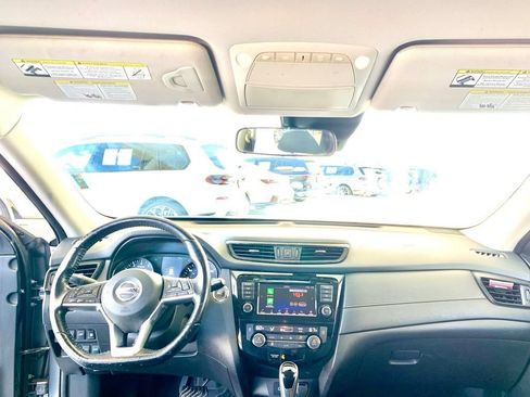 Used 2020 Nissan Rogue SV w/ Premium Package FWD image 13