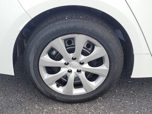 Certified 2025 Toyota Corolla LE image 9