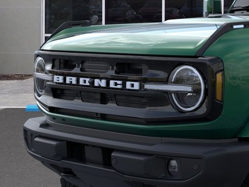 New 2025 Ford Bronco Outer Banks AWD/4WD image 19