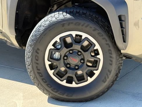 Used 2024 Toyota Tacoma TRD Off-Road image 2