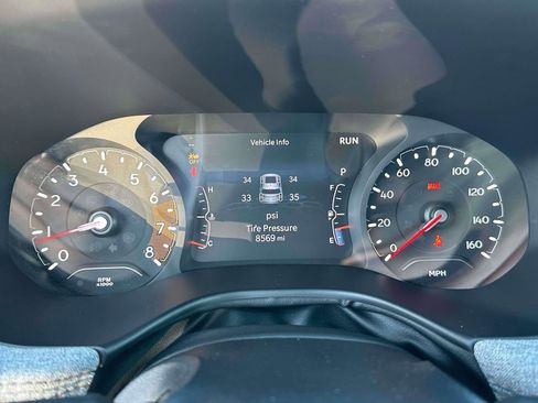 Used 2024 Jeep Compass Latitude image 23