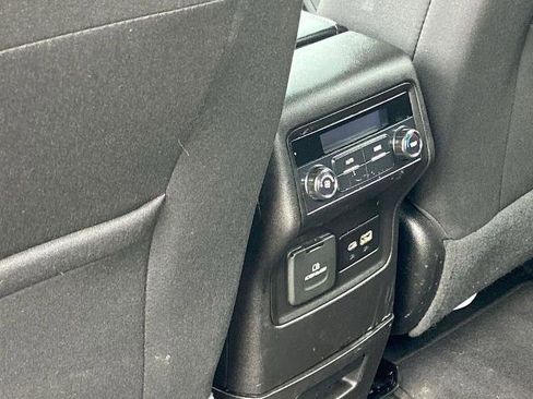 Used 2022 GMC Acadia SLE w/ Driver Convenience Package image 16