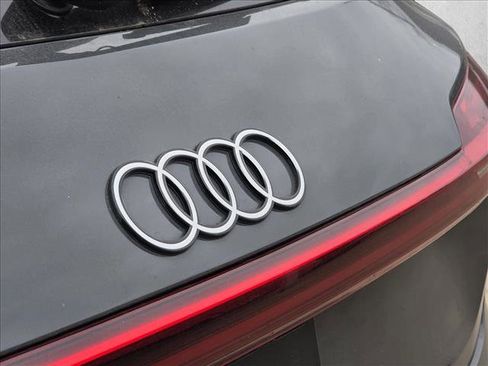 Used 2024 Audi Q8 e-tron Premium image 12