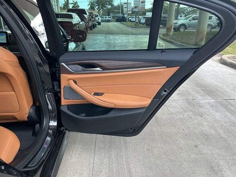 Used 2022 BMW 540i w/ M Sport Package image 36