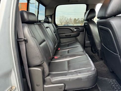 Used 2011 Chevrolet Silverado 3500 LTZ w/ LTZ Plus Package image 18