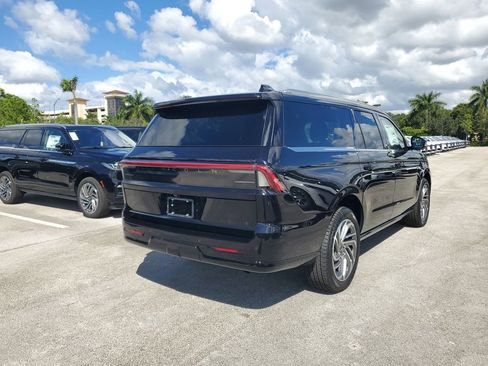 New 2025 Lincoln Navigator L Reserve image 4