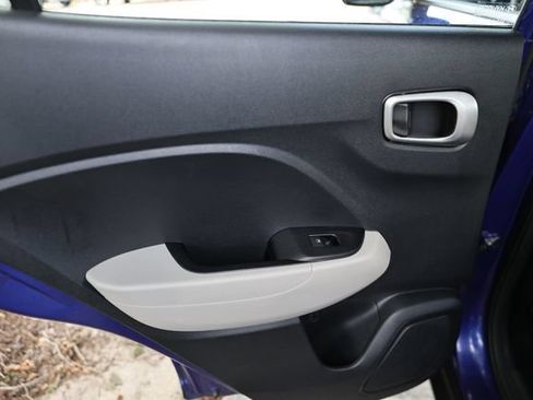 Used 2023 Hyundai Venue SEL FWD image 24