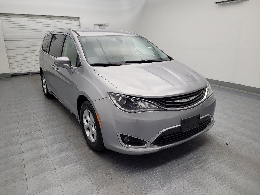 Used 2018 Chrysler Pacifica Touring Plus FWD image 13