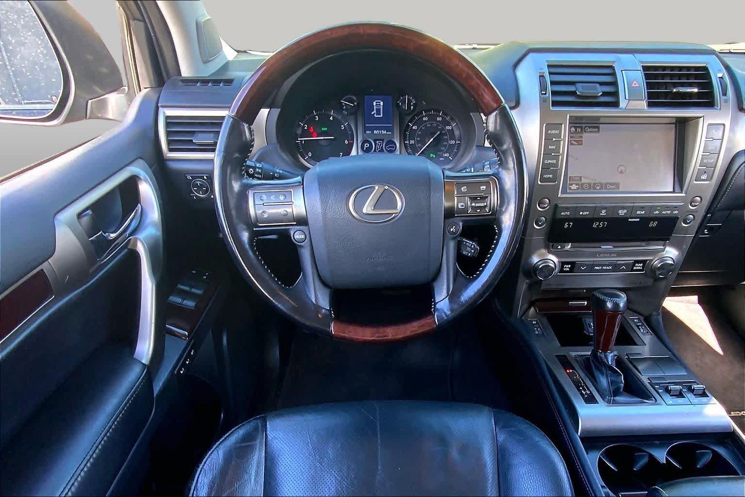 Used 2017 Lexus GX 460 Premium w/ Premium Package AWD/4WD image 6