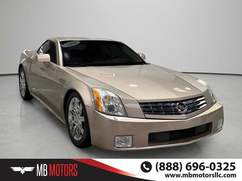 Used 2008 Cadillac XLR RWD image 3