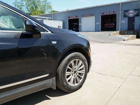Used 2017 Cadillac XT5 Luxury w/ Driver Awareness Package image 18