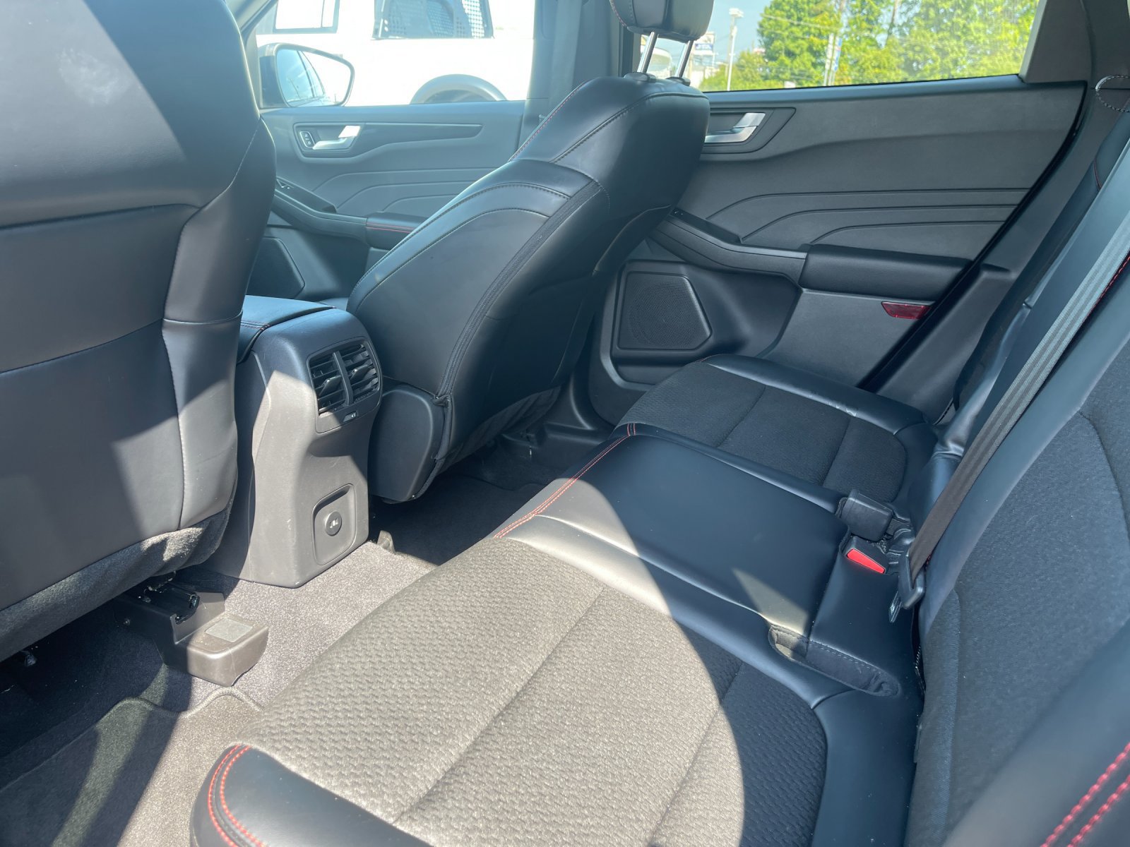 Used 2026 Ford Escape ST-Line AWD/4WD image 14