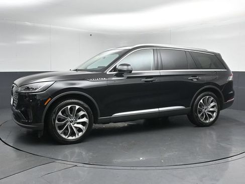 Certified 2025 Lincoln Aviator Reserve w/ Illumination Package AWD/4WD image 4