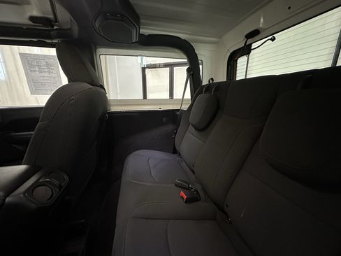 Used 2022 Jeep Wrangler Sport AWD/4WD image 20
