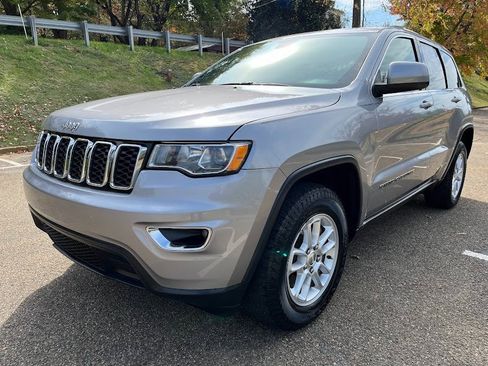Used 2018 Jeep Grand Cherokee Laredo image 34