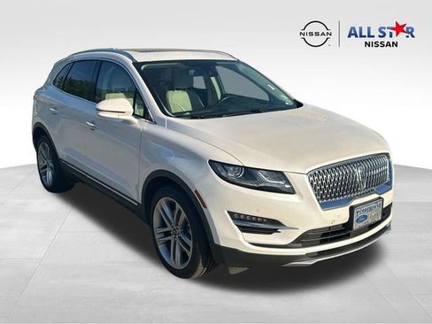 Used 2019 Lincoln MKC Reserve image 1