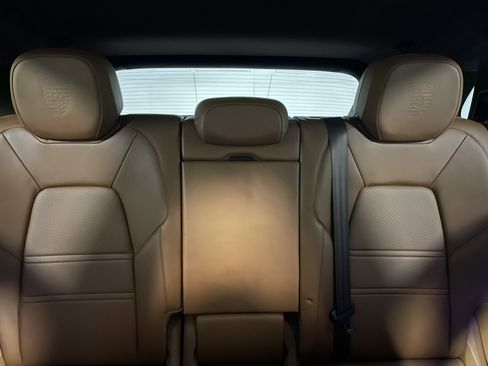 Used 2023 Porsche Cayenne S Platinum image 16