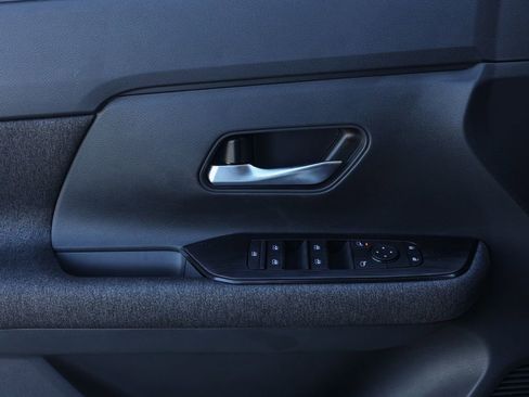 Used 2026 Nissan Kicks SV w/ Charging Package image 24