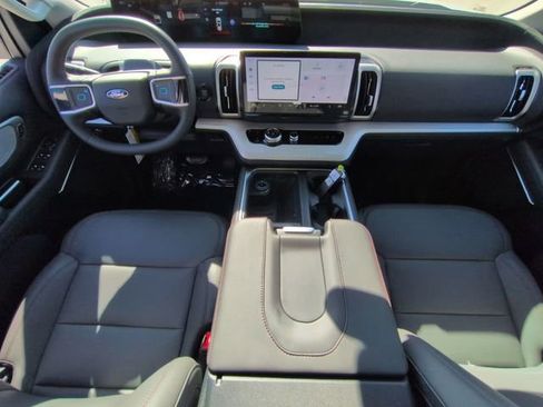 New 2025 Ford Expedition Max Active image 15