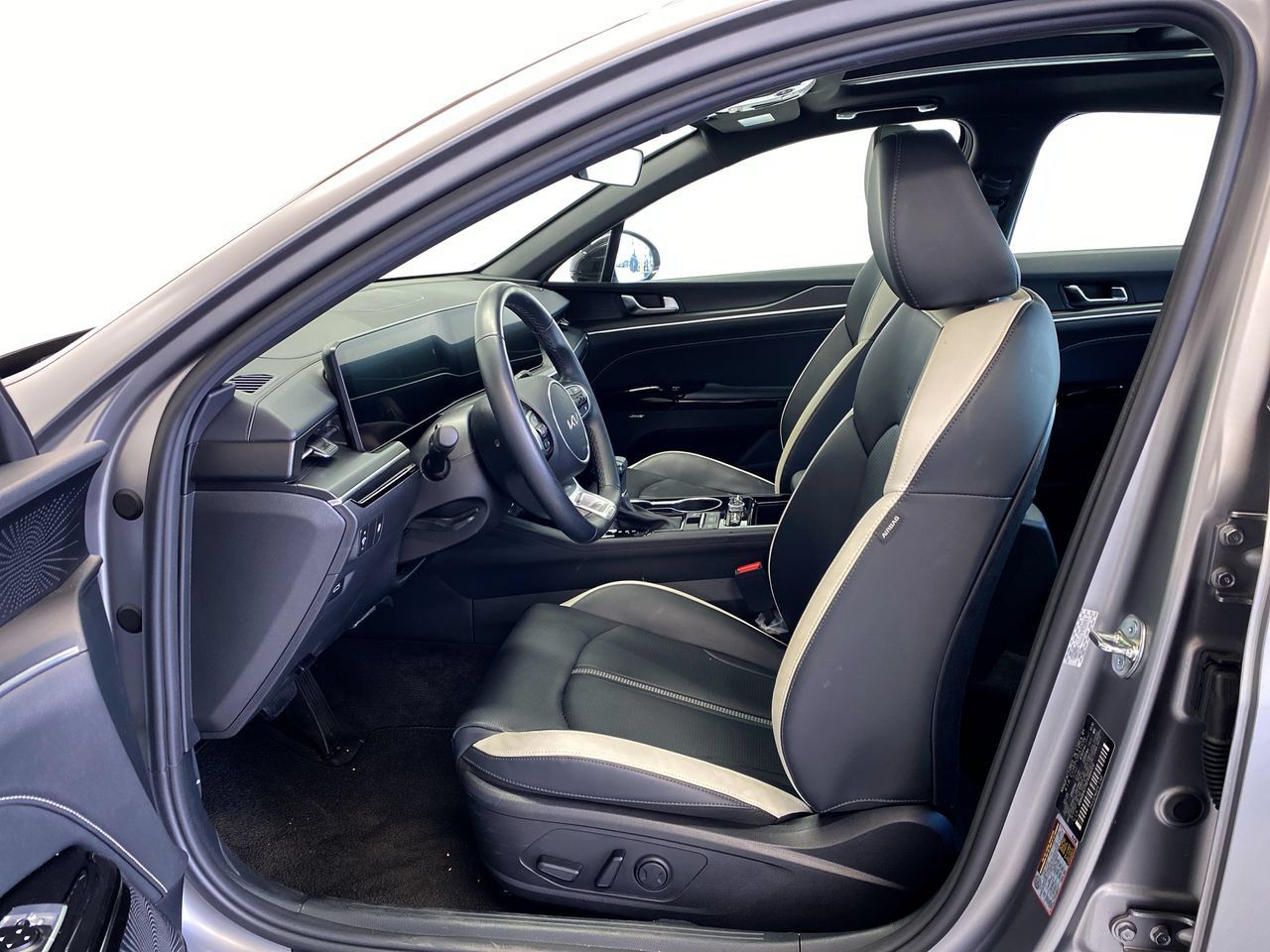 Certified 2026 Kia K5 GT-Line w/ GT-Line Premium Package FWD image 16