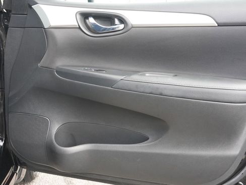 Used 2017 Nissan Sentra S FWD image 16