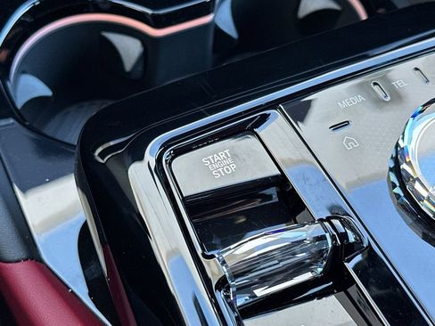 New 2026 BMW 550e xDrive w/ Executive Package image 25