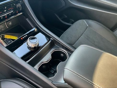 New 2025 Jeep Grand Cherokee Altitude image 8