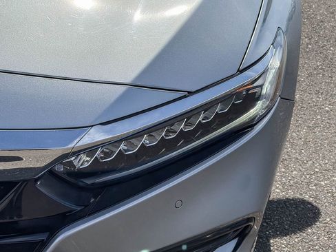 Used 2018 Honda Accord Touring image 7