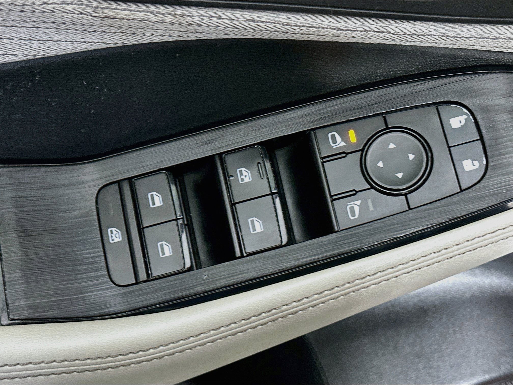 Used 2021 Nissan Rogue SV FWD image 15