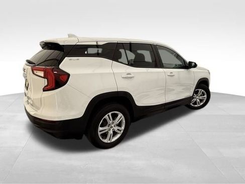 Used 2024 GMC Terrain SLE image 5