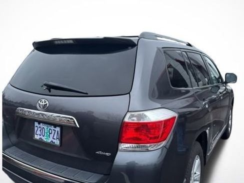 Used 2012 Toyota Highlander 4WD w/ Tech Pkg image 8