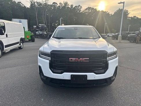 Used 2023 GMC Acadia SLE w/ Driver Convenience Package AWD/4WD image 5