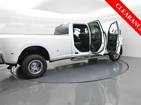 Used 2024 RAM 3500 Big Horn image 40