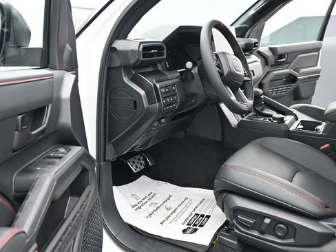 Used 2025 Toyota Tacoma TRD Pro image 17
