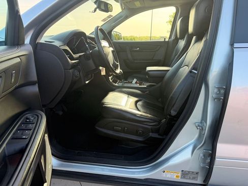 Used 2013 Chevrolet Traverse LT FWD image 21