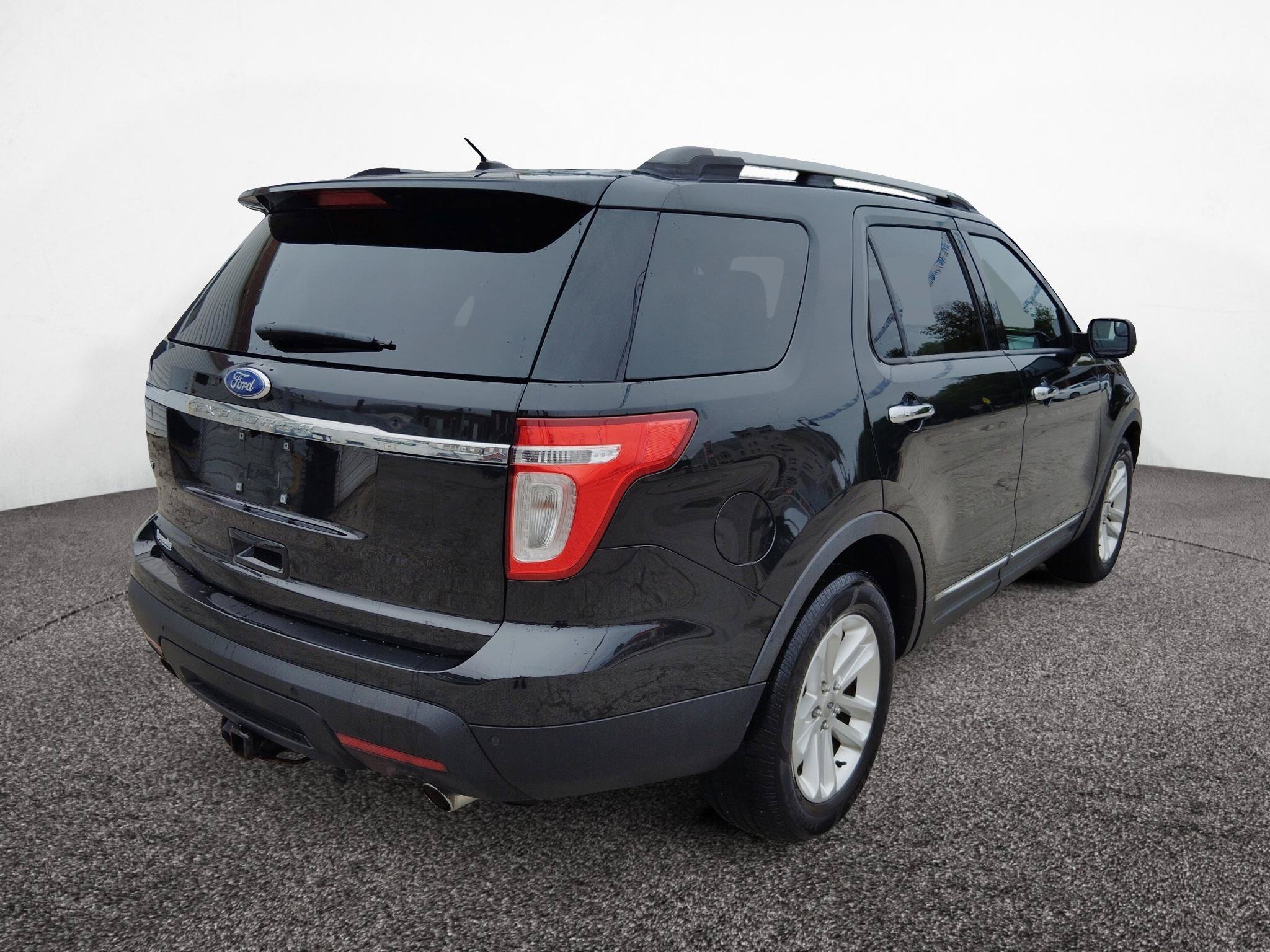 Used 2011 Ford Explorer XLT w/ 202A Rapid Spec Order Code FWD image 7