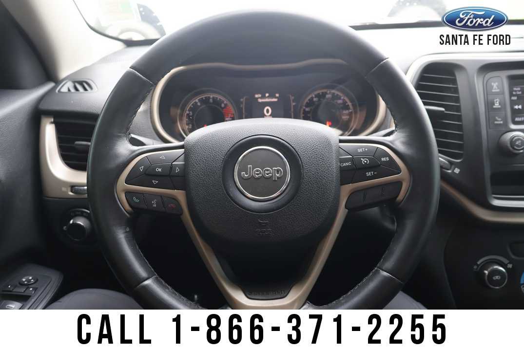 Used 2016 Jeep Cherokee Sport FWD image 26