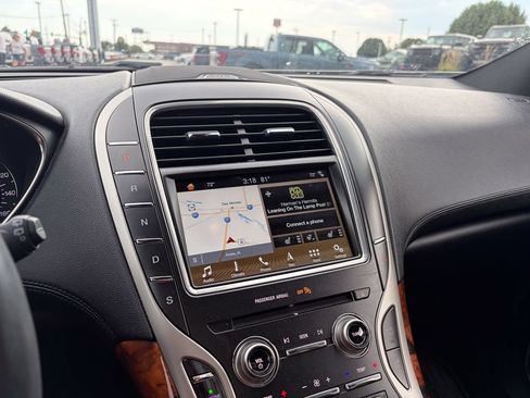 Used 2018 Lincoln MKX Select w/ Select Plus Package AWD/4WD image 20