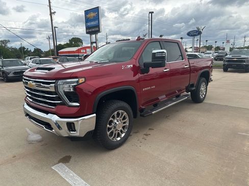 New 2026 Chevrolet Silverado 2500 LTZ w/ LTZ Premium Package AWD/4WD image 31