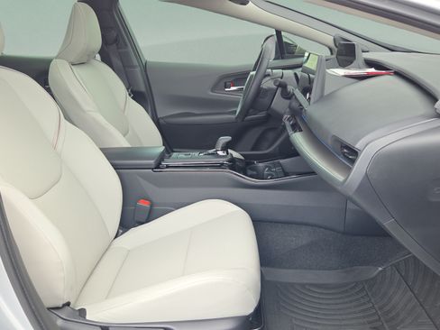 Certified 2025 Toyota Prius Limited FWD image 16