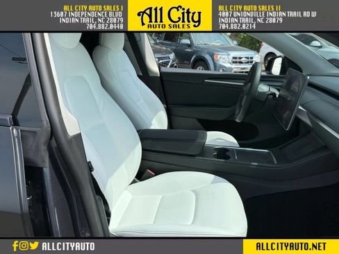 Used 2022 Tesla Model Y Performance AWD/4WD image 24