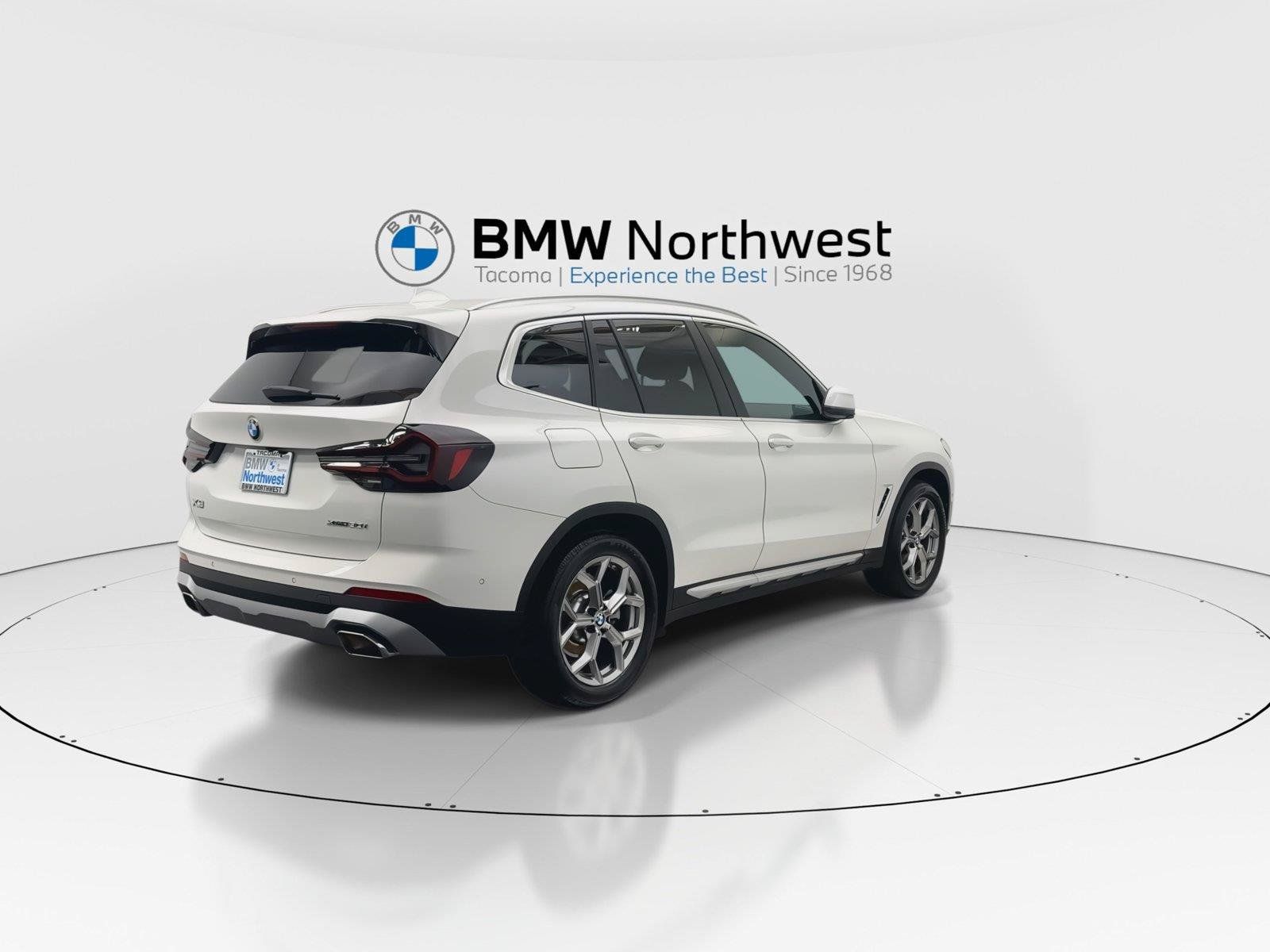 Used 2023 BMW X3 xDrive30i w/ Convenience Package AWD/4WD image 3