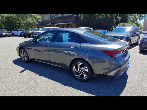 Certified 2025 Hyundai Elantra SEL FWD image 6