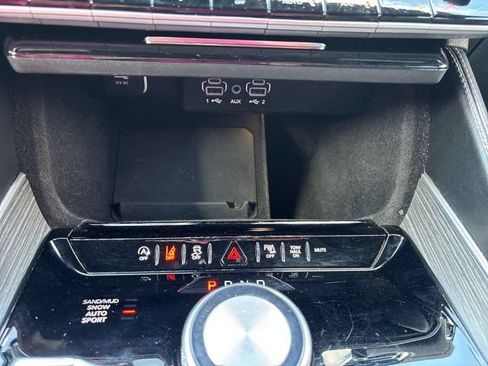 Used 2024 Jeep Wagoneer Series II w/ Flexible Seating Group AWD/4WD image 37