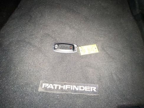 Used 2024 Nissan Pathfinder Platinum w/ Cargo Package AWD/4WD image 32